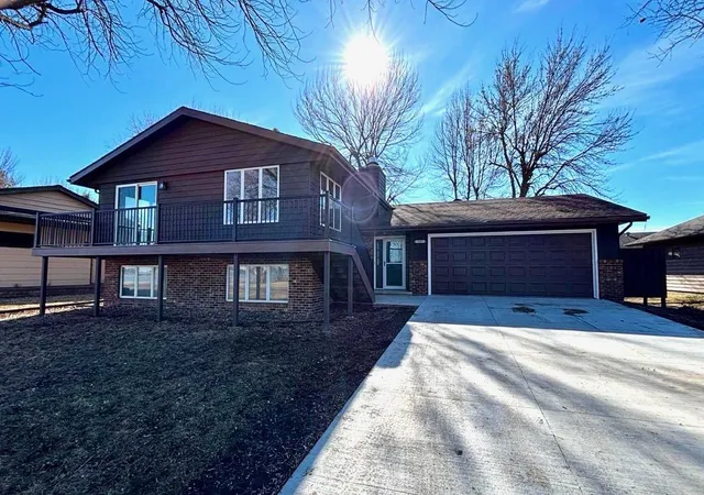 Photo 4 of Single family home for sale at 1961 S Shore Dr, Worthington, MN 56187 | MLS# 7023121 | Listing updated on 2026-09-15