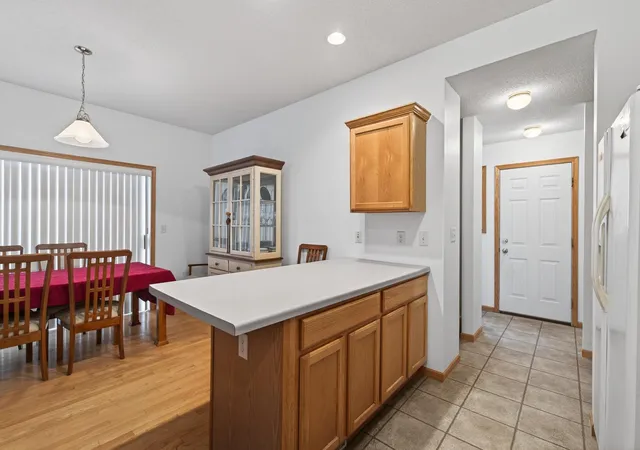 Photo 4 of Sale Pending at 2897 Mark Twain Dr, Chaska, MN 55318 | MLS# 7029318 | Listing updated on 2026-09-15