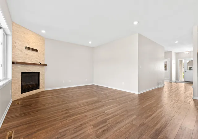 Photo 3 of Single family home for sale at 1639 Hadley Crk Dr Ne, Rochester, MN 55906 | MLS# 7030633 | Listing updated on 2026-09-15