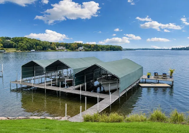Photo 3 of Mansion for sale at 5940 Loring Dr, Minnetrista, MN 55364 | MLS# 7031984 | Listing updated on 2026-09-14