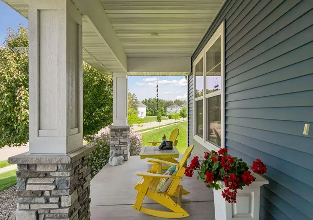 Photo 3 of Single family home for sale at 1316 Blf Border Rd, New Richmond, WI 54017 | MLS# 7032541 | Listing updated on 2026-09-14