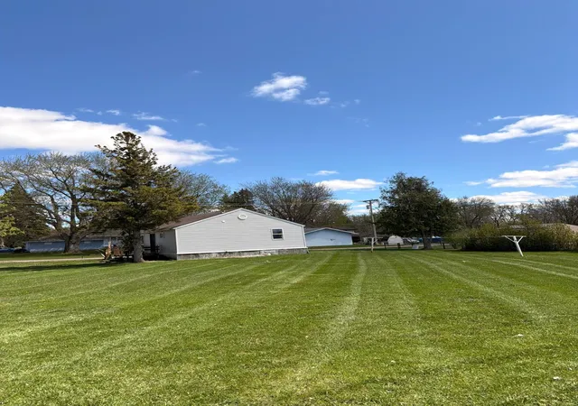 Photo 3 of Sale Pending at 516 W Minnesota Ave, Mahnomen, MN 56557 | MLS# 7034668 | Listing updated on 2026-09-14