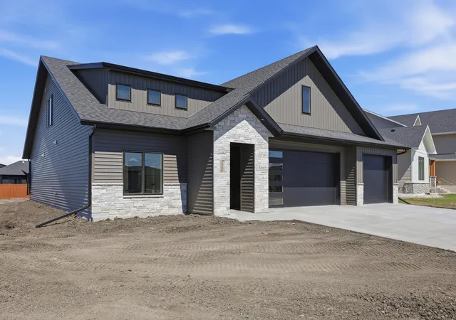 Photo 2 of Single family home for sale at 3296 Timber Crk Cir S, Fargo, ND 58104 | MLS# 7036211 | Listing updated on 2026-09-14