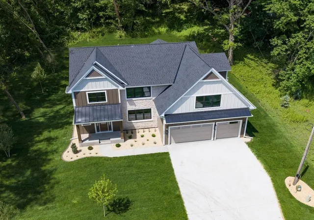 Photo 2 of Single family home for sale at 5034 Sparrow Rd, Minnetonka, MN 55345 | MLS# 7036227 | Listing updated on 2026-10-17