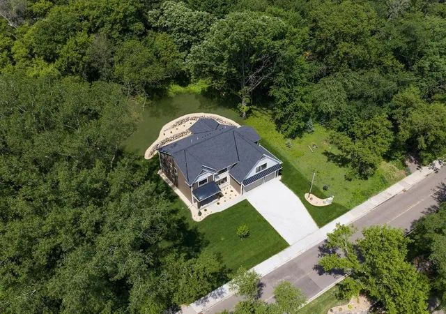 Photo 3 of Single family home for sale at 5034 Sparrow Rd, Minnetonka, MN 55345 | MLS# 7036227 | Listing updated on 2026-10-17