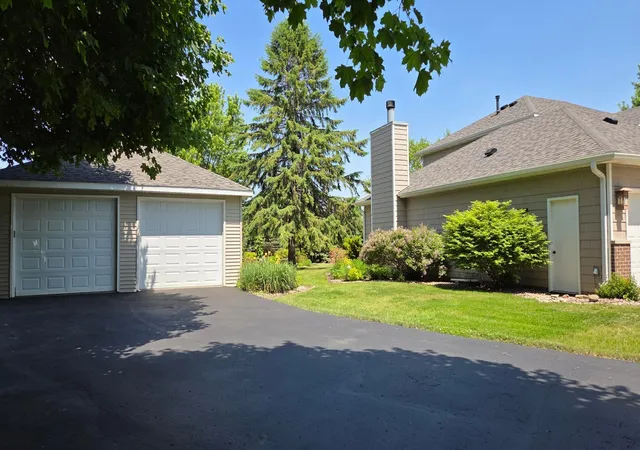 Photo 3 of Single family home for sale at 3680 Arlington Ln SE, Rochester, MN 55904 | MLS# 7036489 | Listing updated on 2026-09-10
