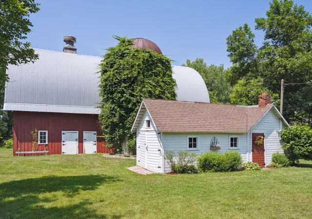 Photo 3 of Single family home for sale at 14425 County Rd 112, Montrose, MN 55363 | MLS# 7039645 | Listing updated on 2026-09-11