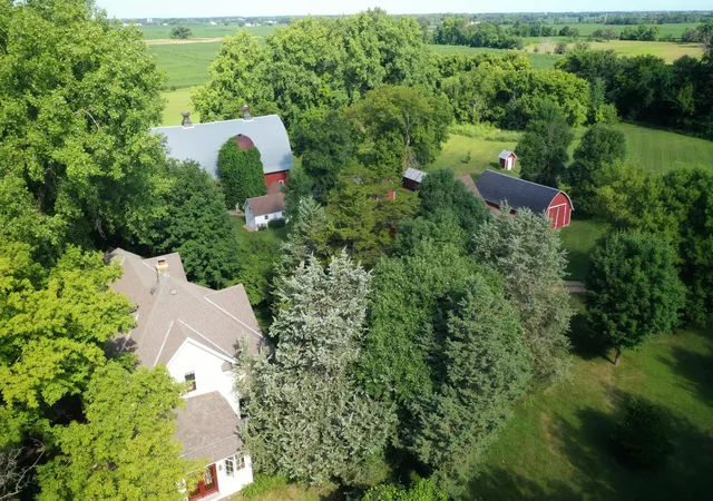 Photo 3 of Single family home for sale at 14425 County Rd 112, Montrose, MN 55363 | MLS# 7039645 | Listing updated on 2026-09-11