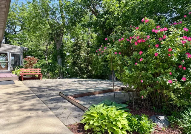 Photo 2 of Sale Pending at 1907 S Shore Dr, Albert Lea, MN 56007 | MLS# 7042294 | Listing updated on 2026-09-10