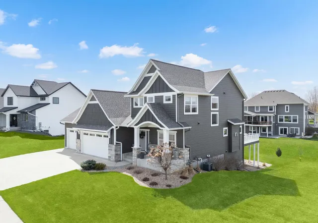 Photo 2 of Single family home for sale at 927 Southwell Enclave Ne, Byron, MN 55920 | MLS# 7042549 | Listing updated on 2026-09-17