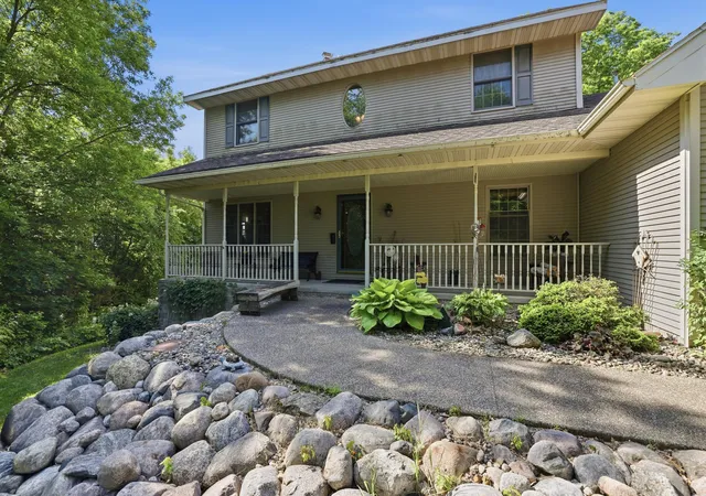 Photo 1 of Single family home for sale at 25507 208th Lane, Belle Plaine, MN 56011 | MLS# 7043803 | Listing updated on 2026-09-22
