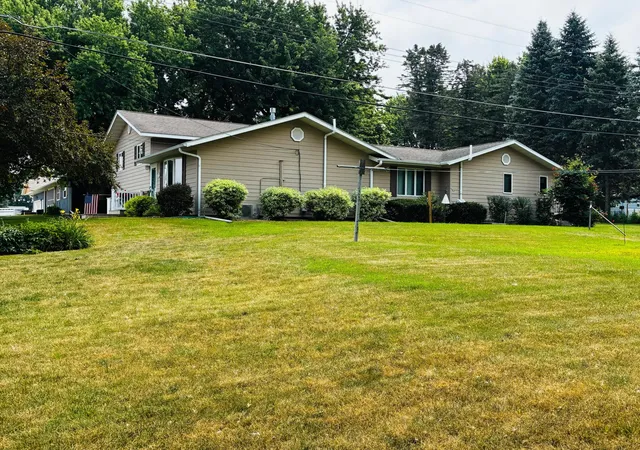 Photo 2 of Single family home for sale at 407 Park St, Fulda, MN 56131 | MLS# 7044023 | Listing updated on 2026-09-08