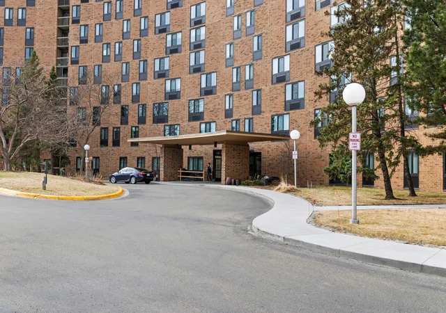 Photo 1 of Condo for sale at 1181 Edgcumbe Rd #1712, Saint Paul, MN 55105 | MLS# 7044694 | Listing updated on 2026-09-15