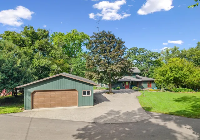 Photo 3 of Single family home for sale at 15 2nd Avenue SW, Oronoco, MN 55960 | MLS# 7045488 | Listing updated on 2026-09-10
