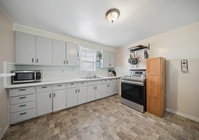 Photo 3 of Sale Pending at 205 E 11th Street, Fairmont, MN 56031 | MLS# 7045850 | Listing updated on 2026-09-21
