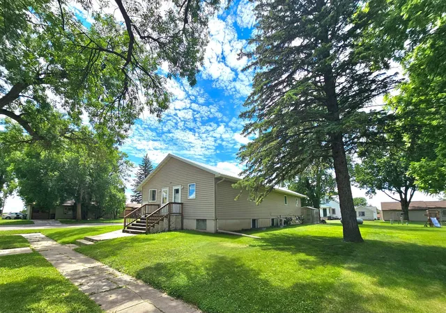 Photo 3 of Multi family home for sale at 226 3rd Avenue S, Brownton, MN 55312 | MLS# 7046112 | Listing updated on 2026-09-11