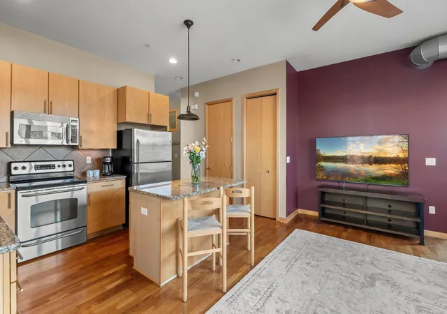 Photo 3 of Condo for sale at 3640 Wooddale Ave S #121, Minneapolis, MN 55416 | MLS# 7051021 | Listing updated on 2026-09-15