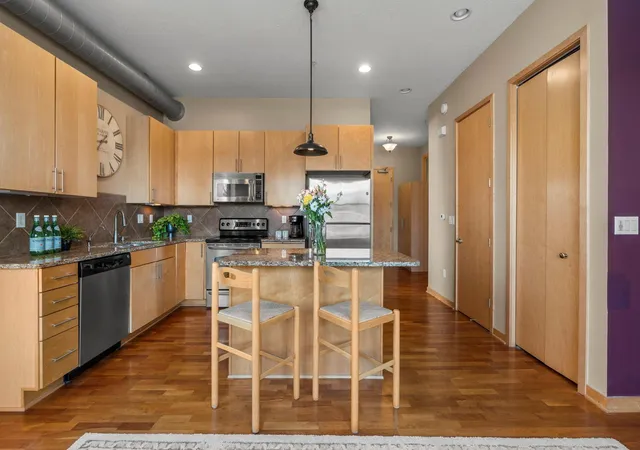Photo 4 of Condo for sale at 3640 Wooddale Ave S #121, Minneapolis, MN 55416 | MLS# 7051021 | Listing updated on 2026-09-15