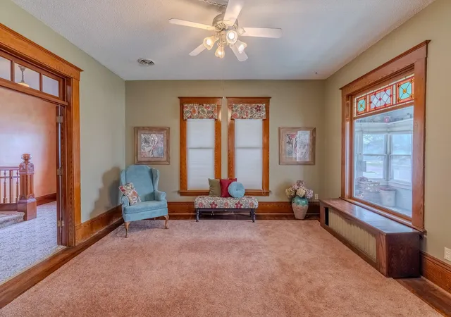 Photo 3 of Single family home for sale at 125 E 2nd Street, Blue Earth, MN 56013 | MLS# 7051481 | Listing updated on 2026-09-15
