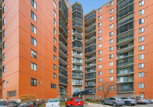 Photo 1 of Condo for sale at 6500 Woodlake Dr #401, Minneapolis, MN 55423 | MLS# 7052529 | Listing updated on 2026-09-14