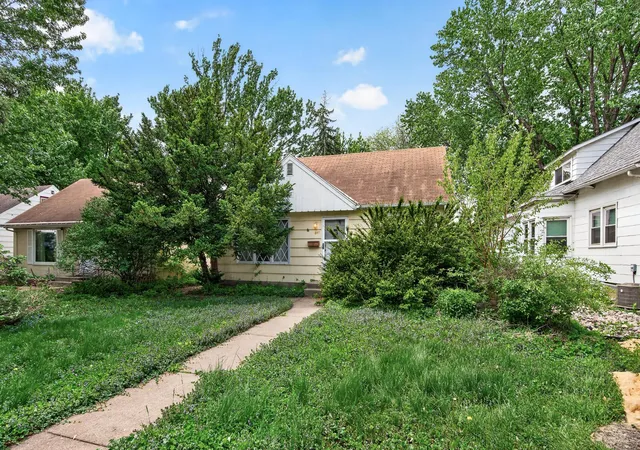 Photo 2 of Sale Pending at 841 20th Avenue Se, Minneapolis, MN 55414 | MLS# 7052607 | Listing updated on 2026-09-15
