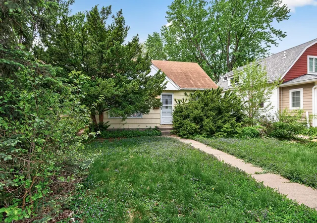 Photo 3 of Sale Pending at 841 20th Avenue Se, Minneapolis, MN 55414 | MLS# 7052607 | Listing updated on 2026-09-15