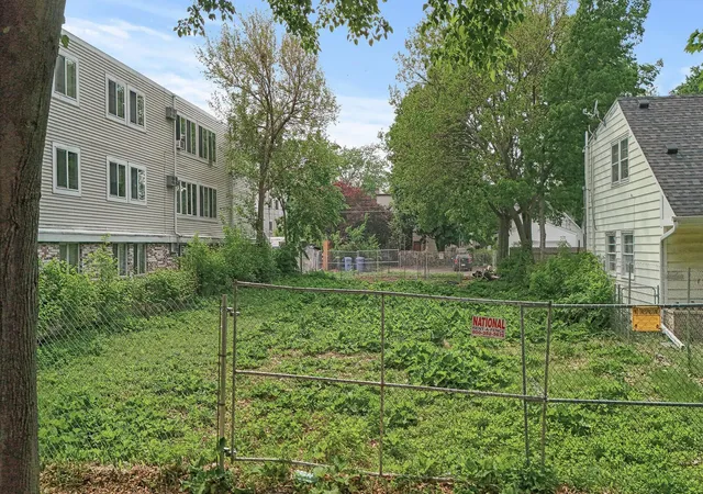 Photo 2 of Sale Pending at 2720 2nd Avenue S, Minneapolis, MN 55408 | MLS# 7052788 | Listing updated on 2026-09-11