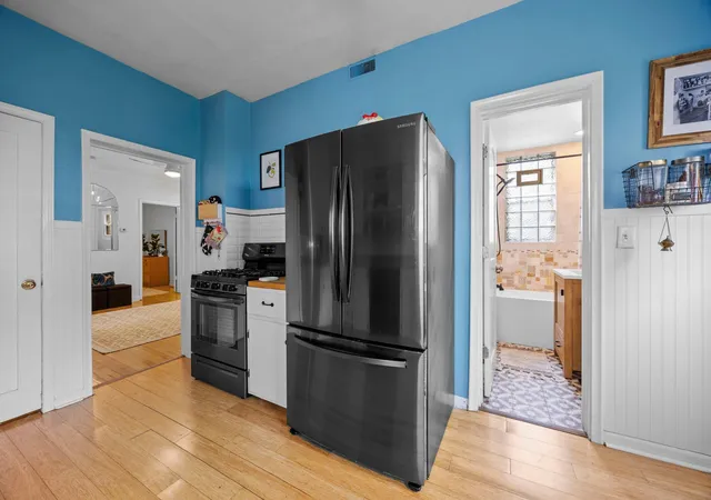 Listing Photo 5 - Condo for sale in building located at 441 Vw St, Saint Paul, MN 55102