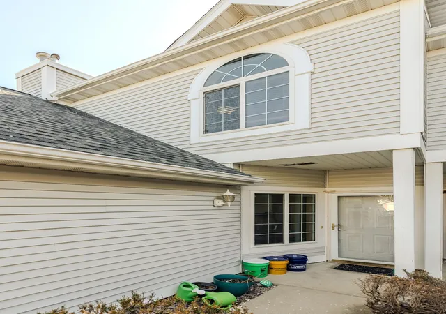 Photo 2 of Single family home for sale at 1858 Tiffany Cvs Ln Sw, Rochester, MN 55902 | MLS# 7055262 | Listing updated on 2026-09-10