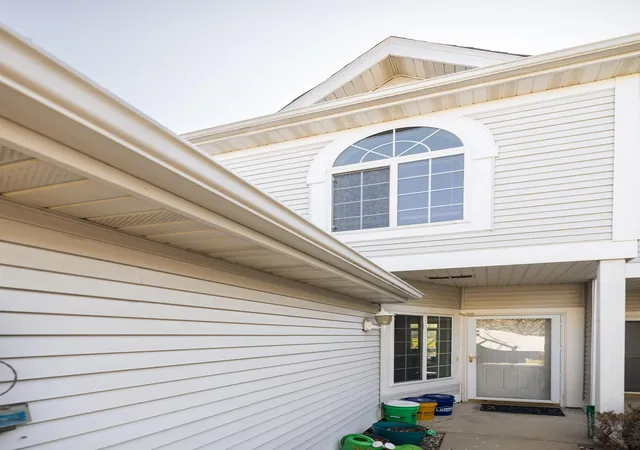 Photo 3 of Single family home for sale at 1858 Tiffany Cvs Ln Sw, Rochester, MN 55902 | MLS# 7055262 | Listing updated on 2026-09-10