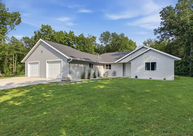 Photo 2 of Single family home for sale at 17575 Saylers Lakeview Rd, Lake Park, MN 56554 | MLS# 7055773 | Listing updated on 2026-09-14