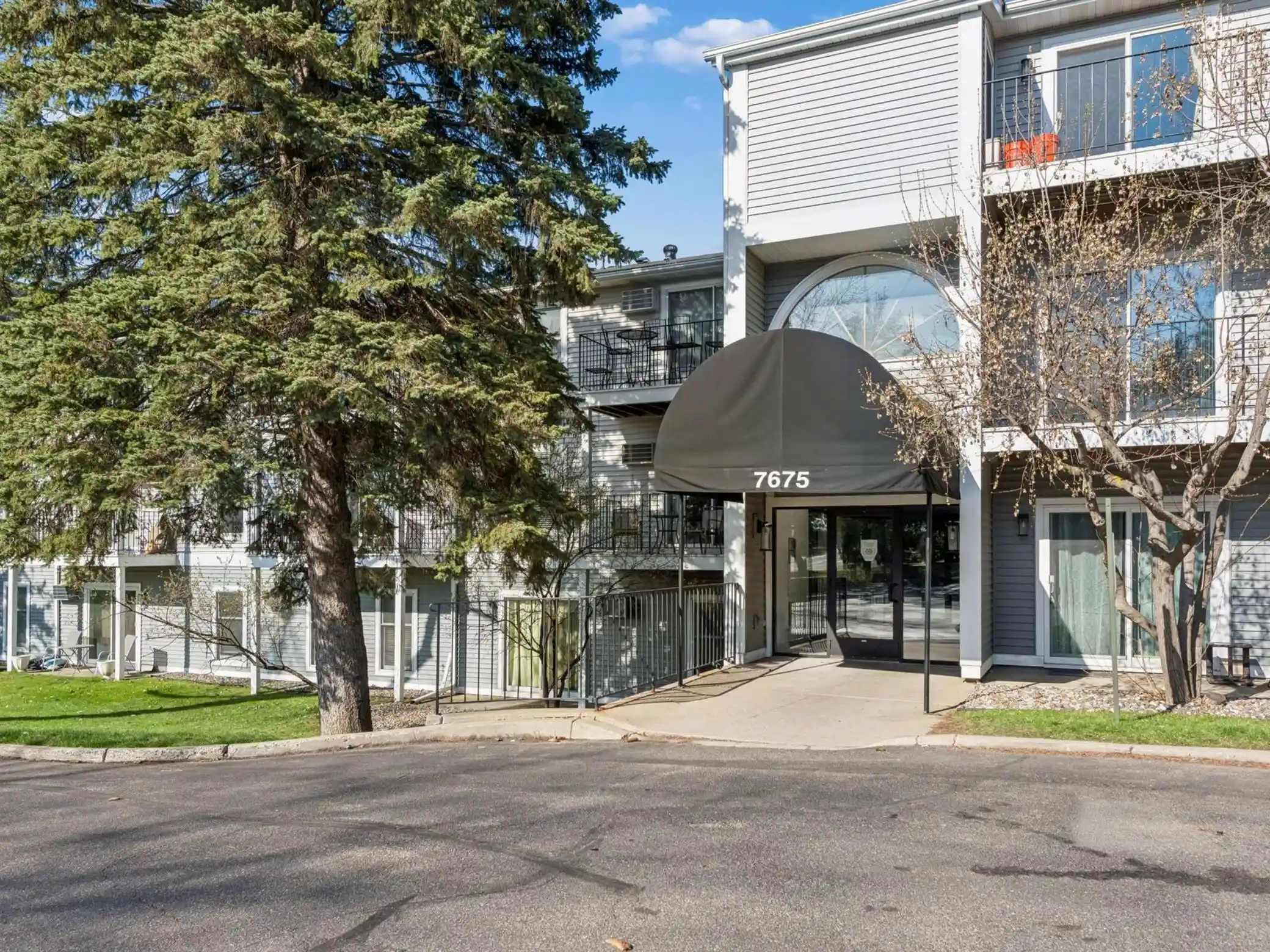 Listing Photo 2 - Condo for sale in 7675 142nd St W located at 7675 142nd St W, Apple Valley, MN 55124 - Unit #109