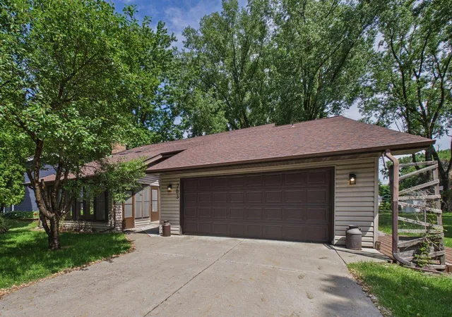 Photo 1 of Single family home for sale at 783 Berwood Ave, Saint Paul, MN 55127 | MLS# 7056694 | Listing updated on 2026-09-11
