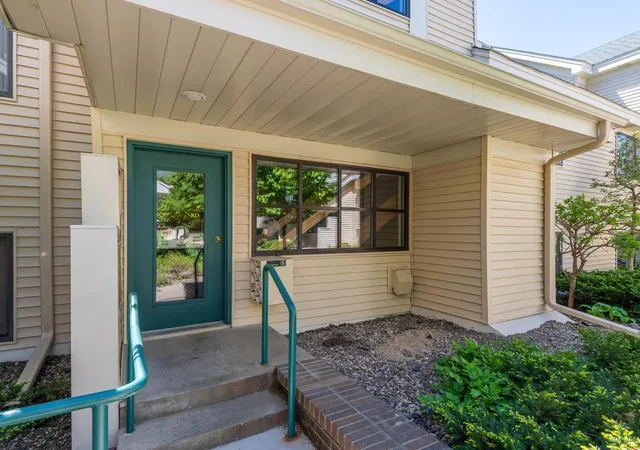 Photo 2 of Condo for sale at 7605 Edinborough Way #6214, Minneapolis, MN 55435 | MLS# 7056727 | Listing updated on 2026-09-11