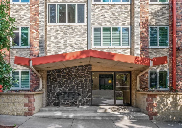 Photo 3 of Condo for sale at 1901 Emerson Ave S #303, Minneapolis, MN 55403 | MLS# 7056860 | Listing updated on 2026-09-11