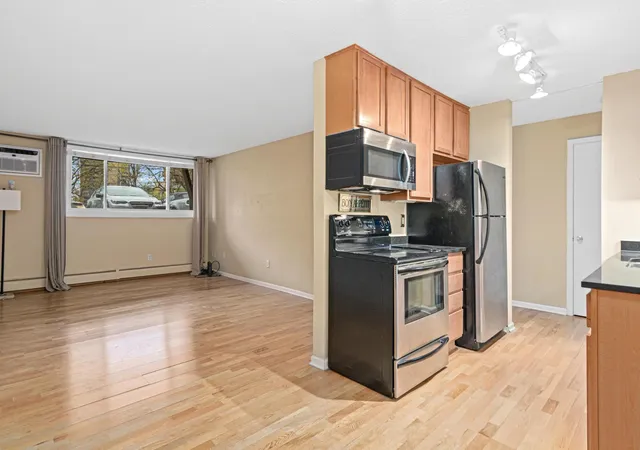 Photo 3 of Condo for sale at 520 Ridgewood Ave #3, Minneapolis, MN 55403 | MLS# 7057603 | Listing updated on 2026-09-11