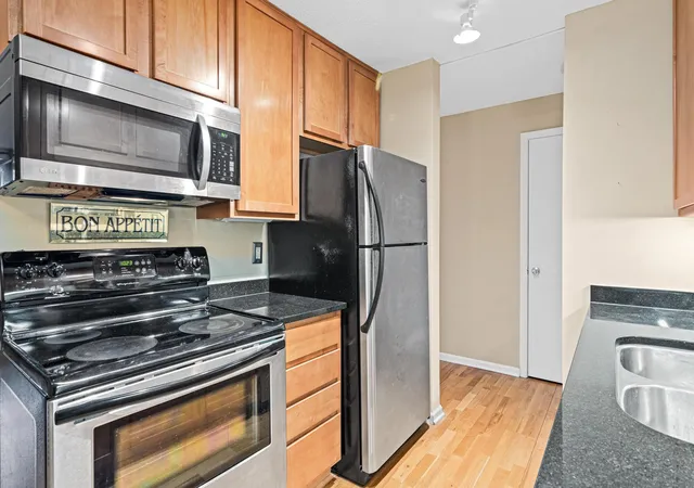 Photo 3 of Condo for sale at 520 Ridgewood Ave #3, Minneapolis, MN 55403 | MLS# 7057603 | Listing updated on 2026-09-26