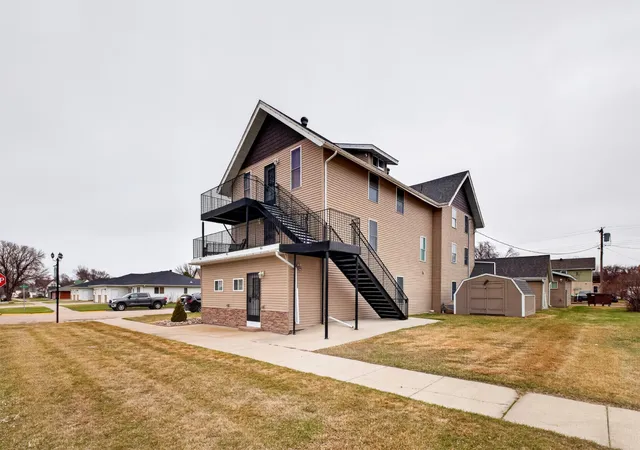 Photo 2 of Mansion for sale at 202 3rd Avenue Se, Barnesville, MN 56514 | MLS# 7058300 | Listing updated on 2026-09-15