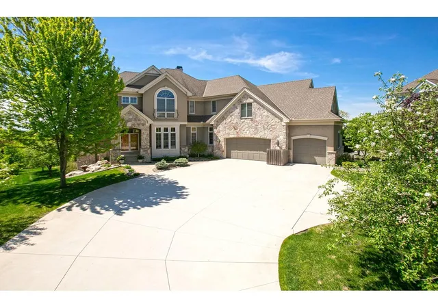 Photo 3 of Single family home for sale at 10689 Sonoma Ridge, Eden Prairie, MN 55347 | MLS# 7058830 | Listing updated on 2026-09-14