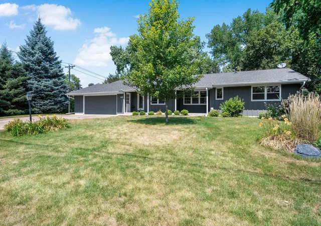 Photo 4 of Single family home for sale at 6112 Jeffrey Ln, Minneapolis, MN 55436 | MLS# 7059049 | Listing updated on 2026-09-11