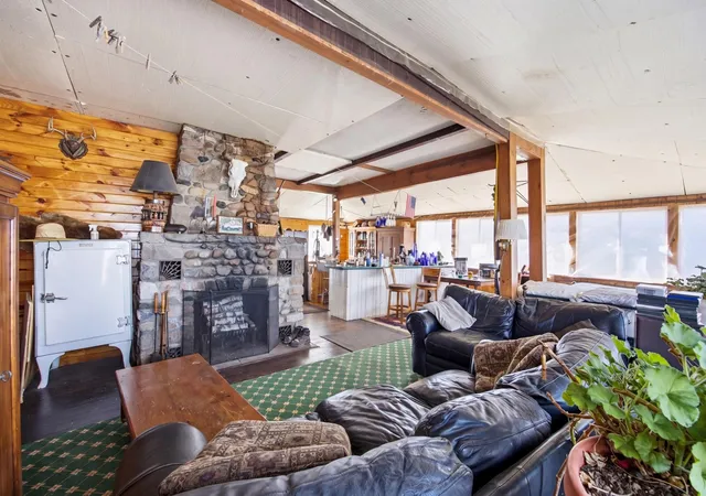 Photo 3 of Single family home for sale at 1250 E Shore Dr, Detroit Lakes, MN 56501 | MLS# 7060381 | Listing updated on 2026-09-10