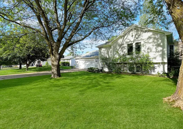 Photo 1 of Sale Pending at 1825 3rd Avenue Ne, Owatonna, MN 55060 | MLS# 7060842 | Listing updated on 2026-09-10