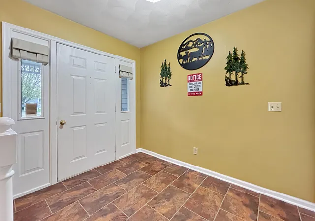 Photo 2 of Sale Pending at 1825 3rd Avenue Ne, Owatonna, MN 55060 | MLS# 7060842 | Listing updated on 2026-09-10