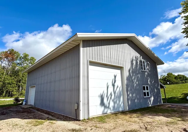 Photo 2 of Single family home for sale at 43381 State Hwy 11, Roseau, MN 56751 | MLS# 7060866 | Listing updated on 2026-09-10