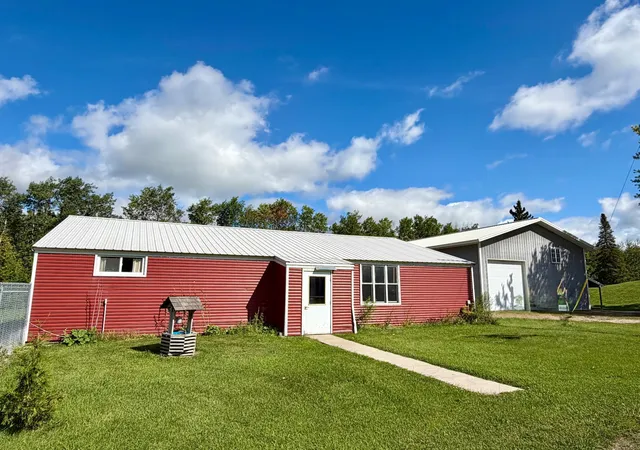 Photo 3 of Single family home for sale at 43381 State Hwy 11, Roseau, MN 56751 | MLS# 7060866 | Listing updated on 2026-09-10