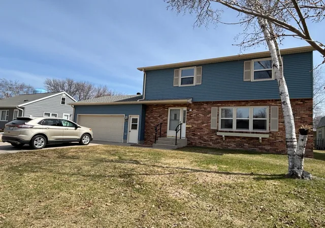 Photo 3 of Single family home for sale at 804 Crocker Ave S, Thief River Falls, MN 56701 | MLS# 7061730 | Listing updated on 2026-09-09