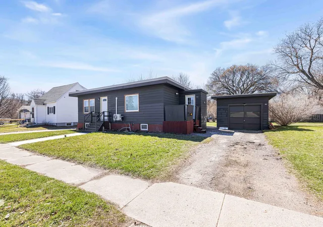 Photo 2 of Single family home for sale at 713 13th Street N, Moorhead, MN 56560 | MLS# 7061833 | Listing updated on 2026-09-13