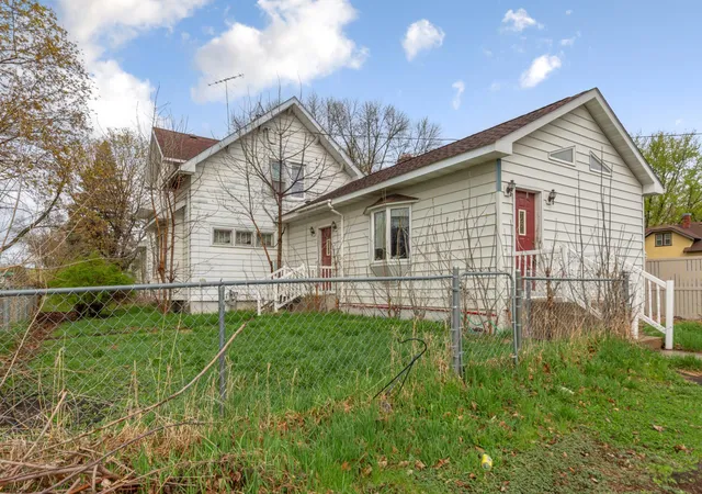 Photo 2 of Single family home for sale at 1606 Greeley Ave N, Glencoe, MN 55336 | MLS# 7063065 | Listing updated on 2026-09-10