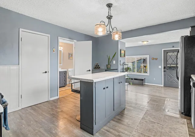 Photo 3 of Single family home for sale at 653 19th Avenue Ne, Minneapolis, MN 55418 | MLS# 7063359 | Listing updated on 2026-09-15