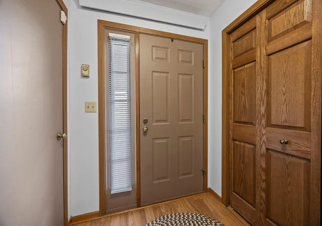 Photo 4 of Condo for sale at 1221 Bradford St SE, Hutchinson, MN 55350 | MLS# 7063880 | Listing updated on 2026-09-22